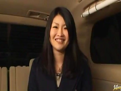 Lovely Japanese Chick Gives Hot POV BlowJob Ride Inside Luxe Limo Car