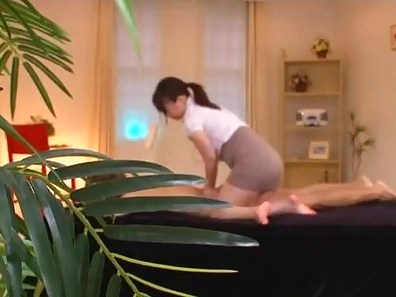 Sexy MILF An Shinohara Toys Herself in Doggy Style Blissfully Free