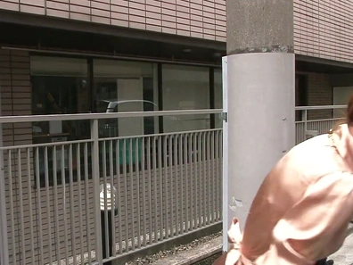 Street-Seduced Amateur Japanese MILF Gives Hardcore Blowjob Thrills
