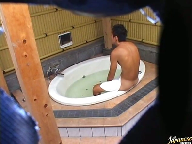 Hot Japanese Model Enjoys Passionate Fuck Fest In Jacuzzi Tub