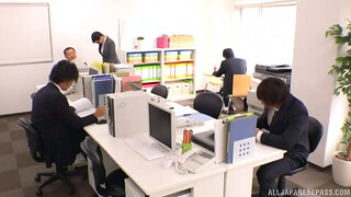 Ayane Haruna Delights Her Boss In A Sultry Blowjob Encounter