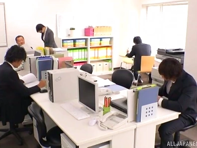 Ayane Haruna Delights Her Boss In A Sultry Blowjob Encounter