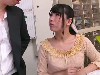 Sizzling Nagai Mihina Gives Expert Blowjob Before Seducing Him Fully