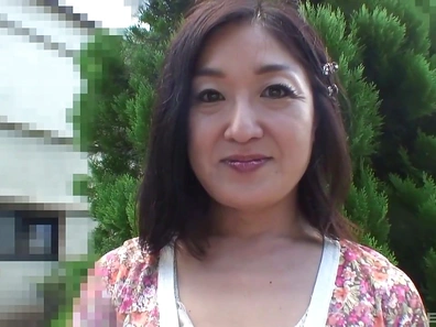 Japanese Mature Chiyo Yamabe Shows Off Her Taco Close-Up Action