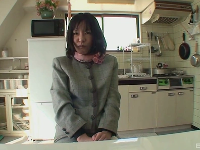 Mature Asian Beauty Makiko Takes Lover's Cock Deep In Her Pussy
