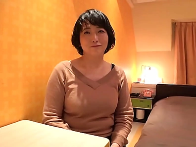 Treasured footage of pregnant Japanese MILF in hotel