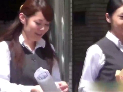 Japanese Girls Fleeing Perverted Crowd in Hot Pursuit Adventure