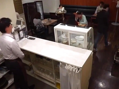 Cafe Work Sneaks into Sleepy Boss's Bed for Late-Night Naughty Fun