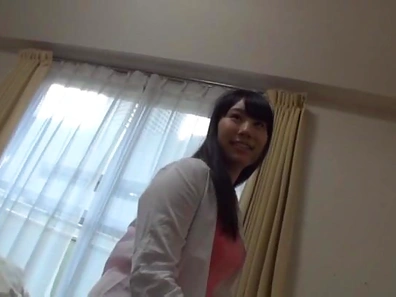 Amateur babe is giving amazing blowjobs