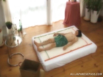 Japanese model with nice ass performs hot hand work
