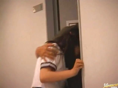 Teen Tries To Be Quiet As She´s Fucked From Behind
