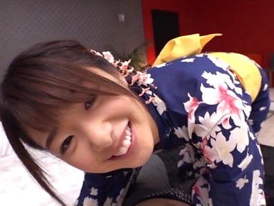 Kawakami Nanami performs a cute blowjob