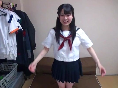 Schoolgirl throats the dick like she´s a professional