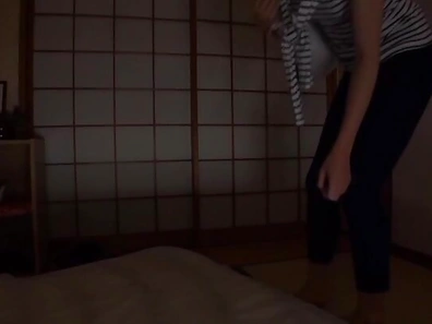 Beautiful Asian babe Ayane Suzukawa in handjob session