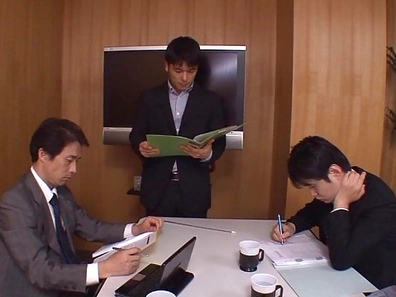 Big titted secretary Hitomi sucks dicks during a meeting