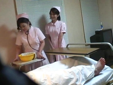 Crazy Japanese nurse seduces a guy in a ward giving a handjob
