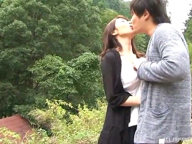 Stunning Japanese Girlfriend Gets Wild Outdoor Sex Adventure HD